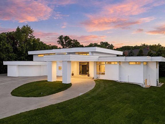 4th image of 24696 Franklin Park Dr