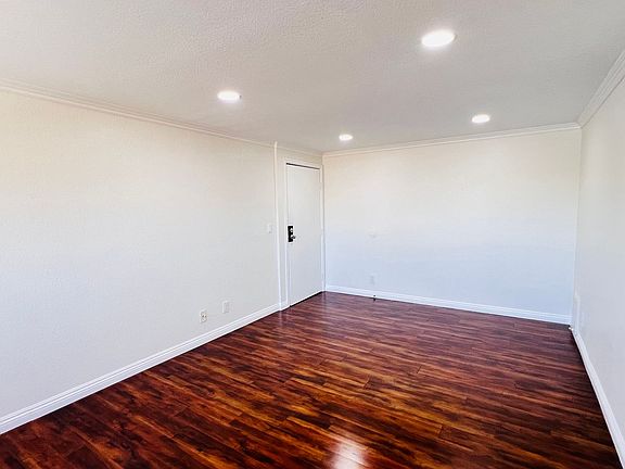 2nd image of 456 W 11th St APT 11