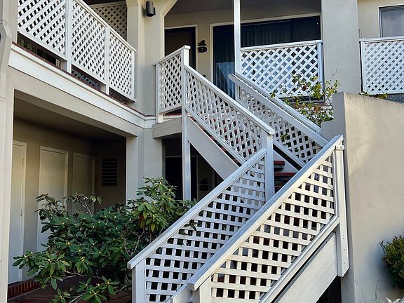 Stairs lead up to only 2 units