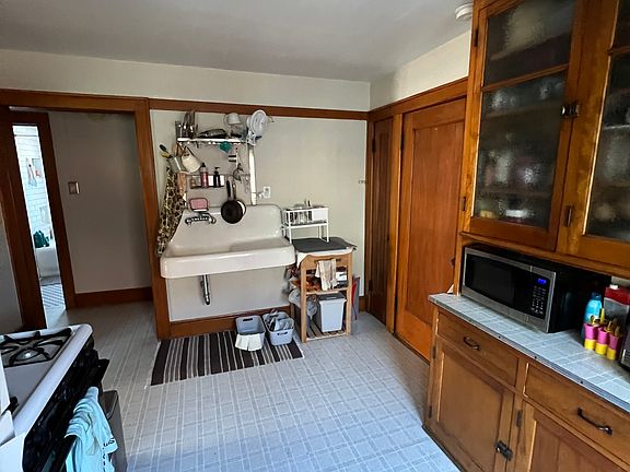 5th image of 3036 N Pierce St #A