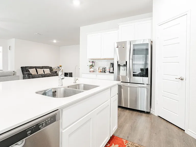 555 Delaware Rd — Photo 35