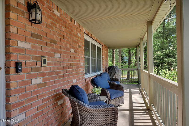3rd image of 24 Huntwood Drive