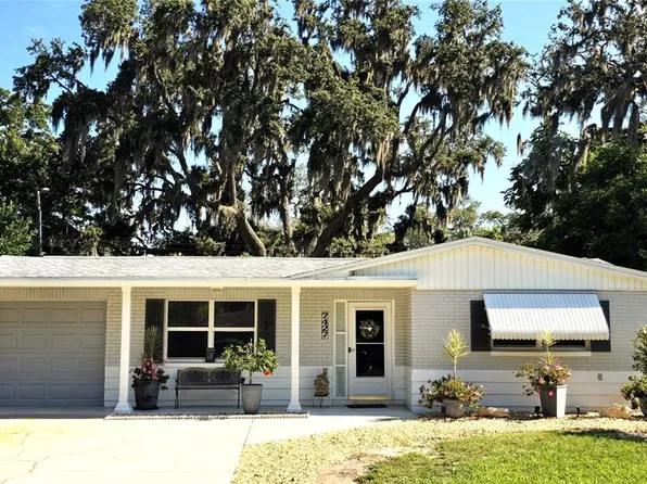 7427 Banner St, New Port Richey, FL 34653