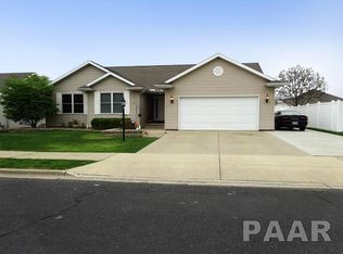 522 S Fox Den Cv, Peoria, IL 61607