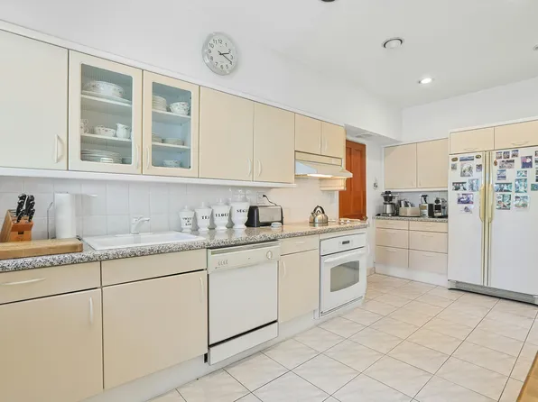 4650 Livingston Avenue image 10 of 27