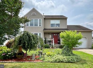 36 E 3rd St, Florence, NJ 08518