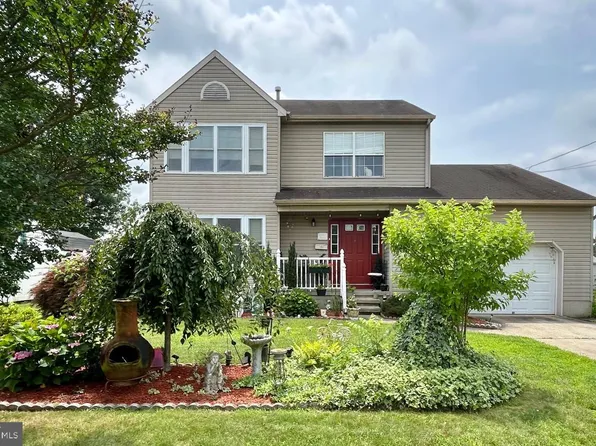 36 E 3rd St, Florence, NJ 08518