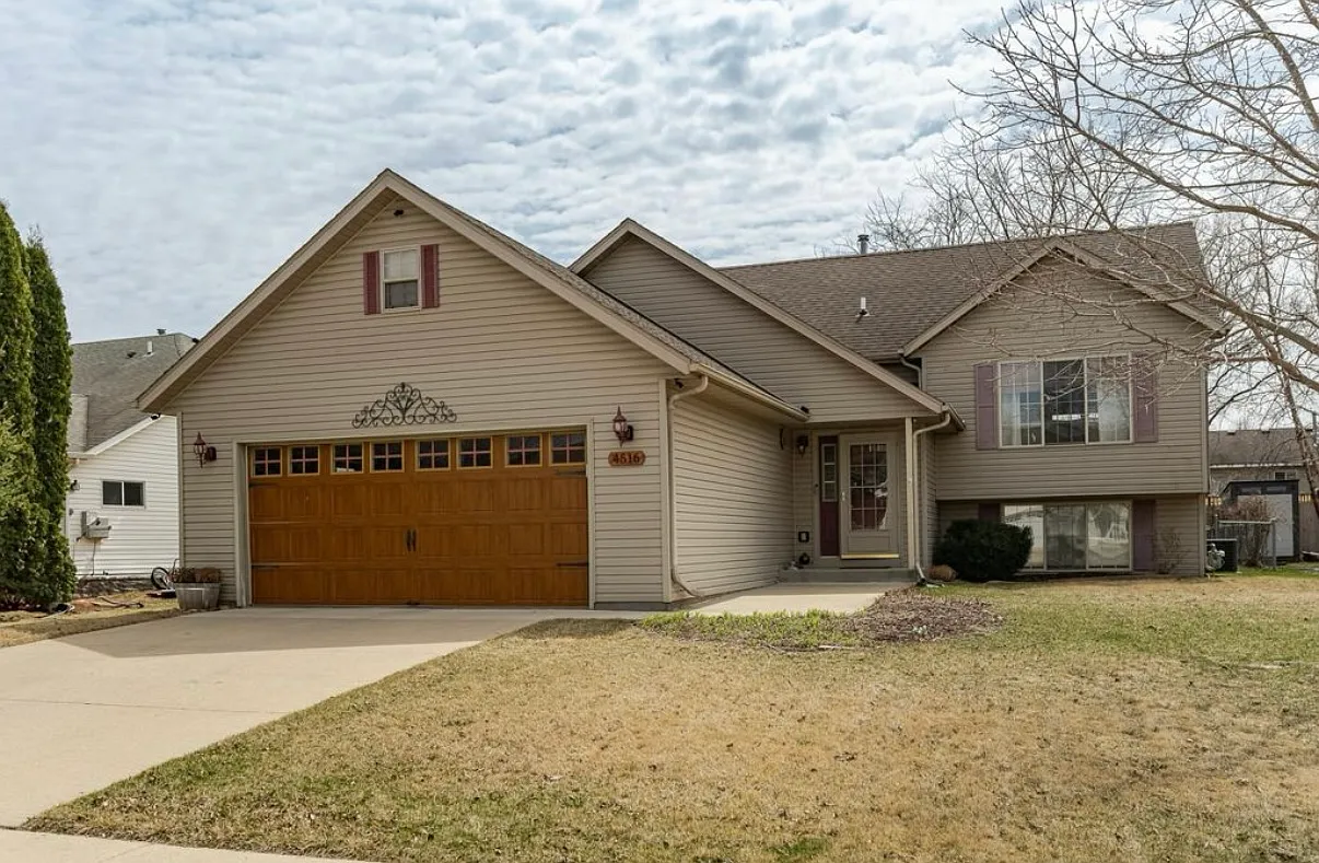 4516 Acorn Ln NW — Photo 1