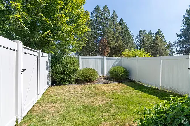 10652 N May Ln — Photo 32