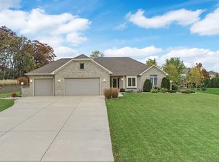 190 Windsor Cir, Union Grove, WI 53182