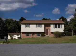 311 Farm Del Cir, Lititz, PA 17543