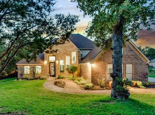 109 N Natural Spring Ln, Azle, TX 76020