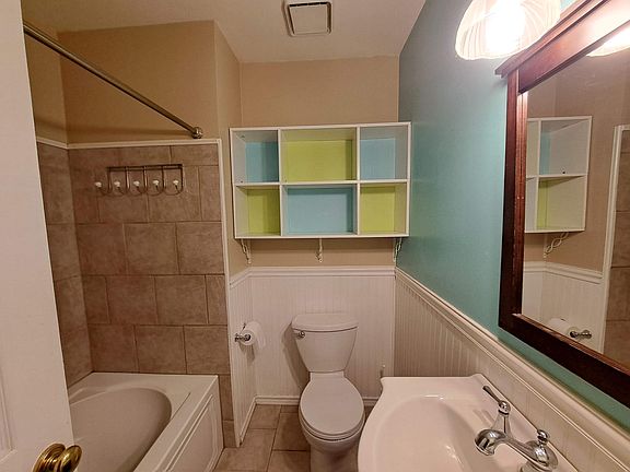 4th image of 2113 Crescent Dr