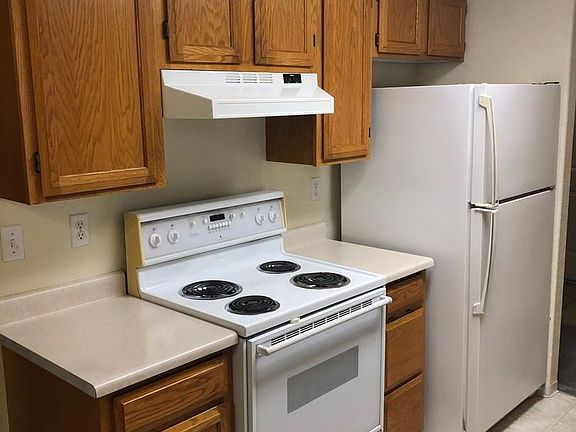 3rd image of 150 Bayberry Dr