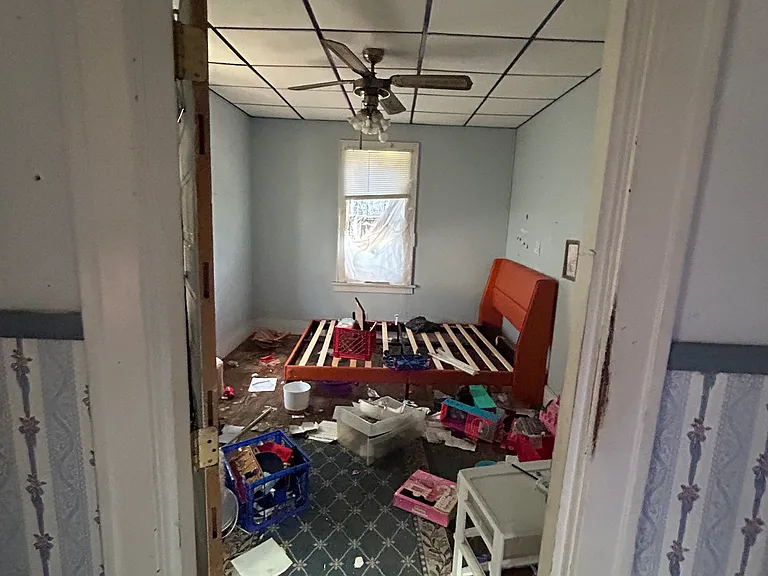 2410 Sheridan Ave — Photo 7