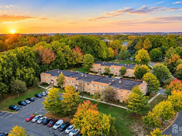 145 College Dr, Edison, NJ 08817