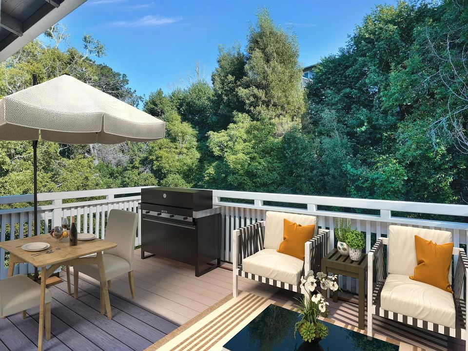 Private deck off living room