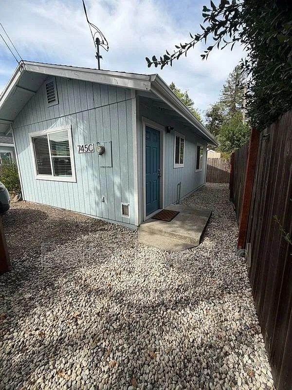 1 bed, 1.0 bath, 450 sqft, $1,150 — Photo 1