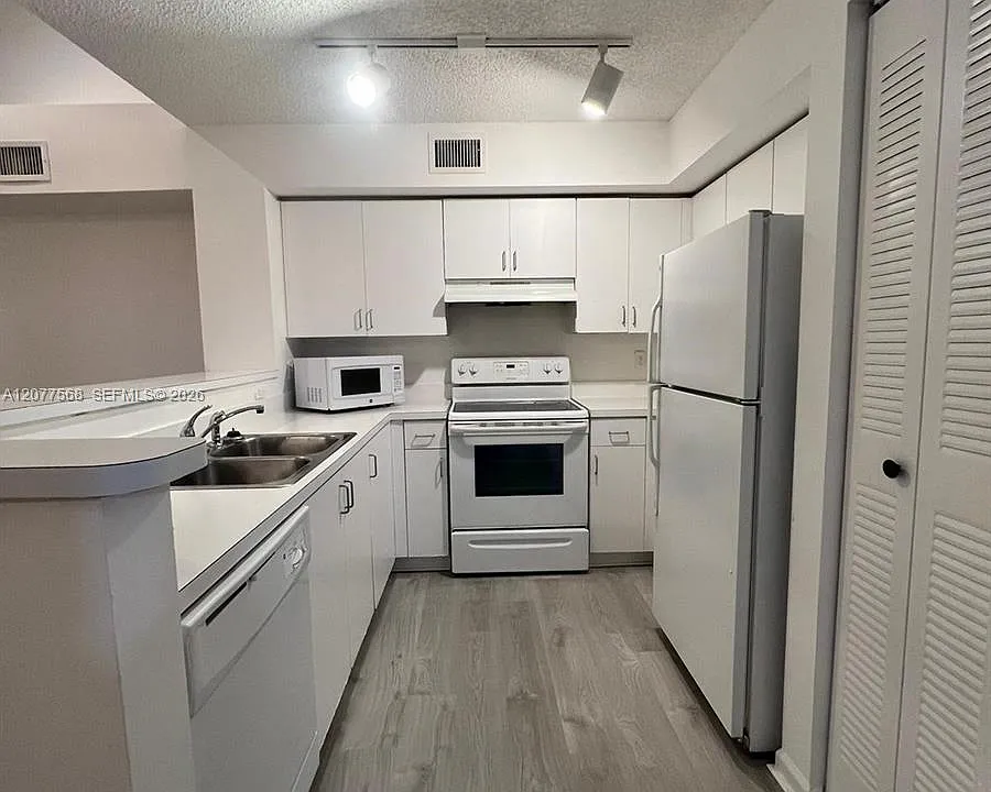 2173 Renaissance Blvd #201