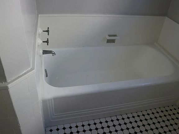 5th image of 455 N Hayworth Ave #1