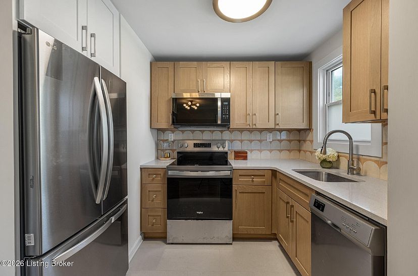 1st image of 664 Lynn St #102
