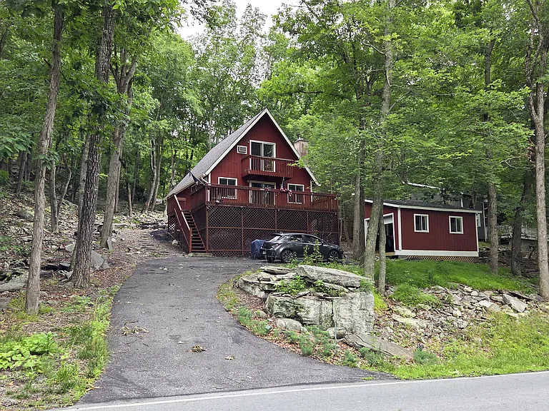 6359 Decker Rd — Photo 1