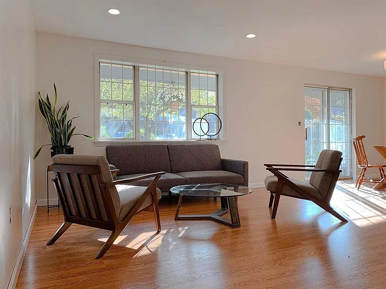 45 Kennedy Dr #45 — Photo 6