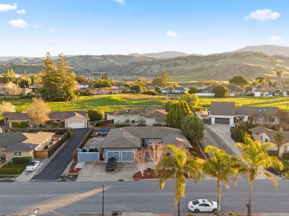 260 Donald Dr, Hollister, CA 95023