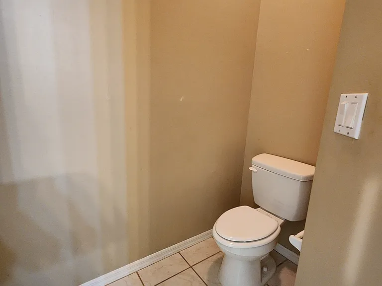 11082 Lakeland Cir — Photo 17