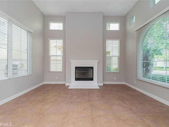 3rd image of 82 Figtree