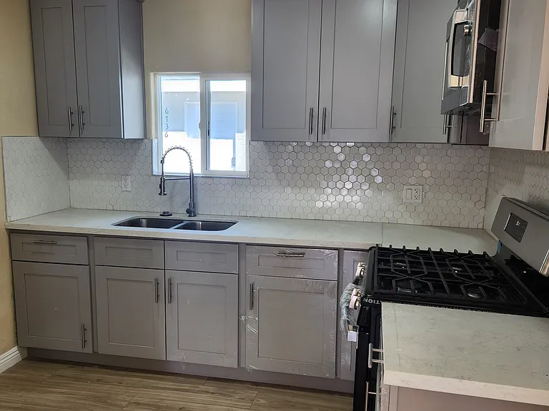 6732 Troost Ave — Photo 3