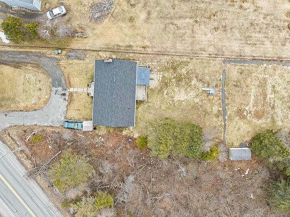 4th image of 1922 Hammonds Plains Rd