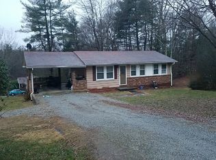 83 Crest View Rd, Rocky Mount, VA 24151