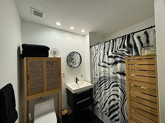 Rented by Pear NYC LLC | media 13