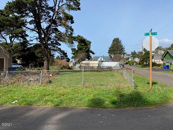 4th image of 1200 NE Mast Ave