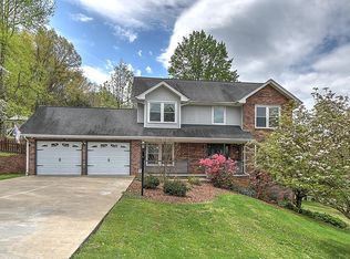308 Appleberry Cir, Kingsport, TN 37663
