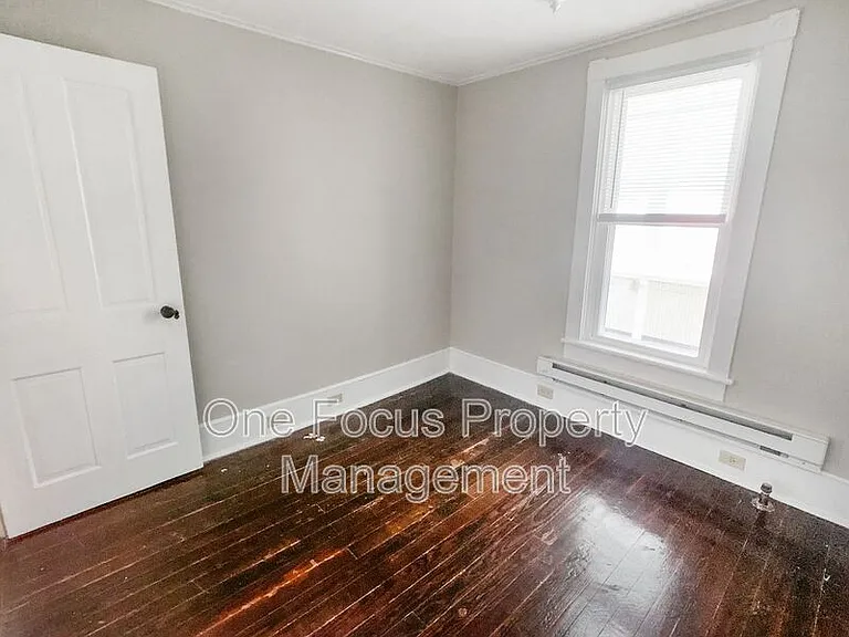 87 Main St #B — Photo 10