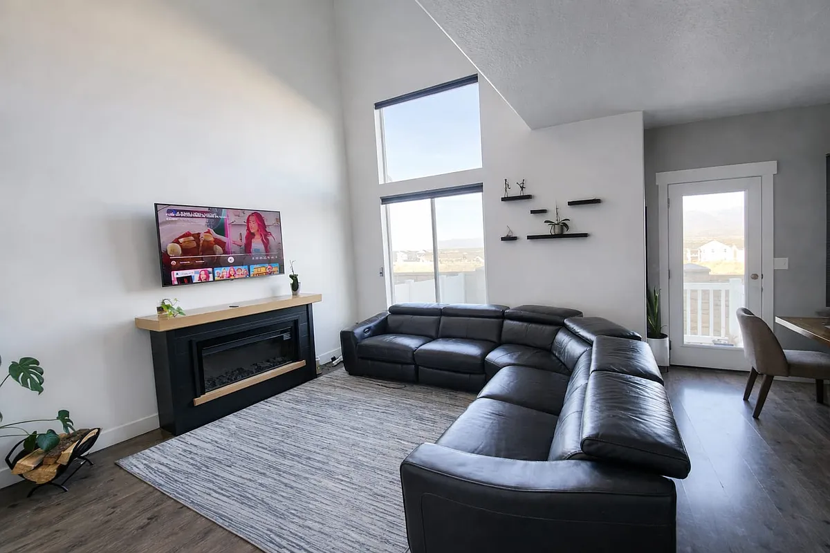 Living Room - 4332 W Hemsley Ln