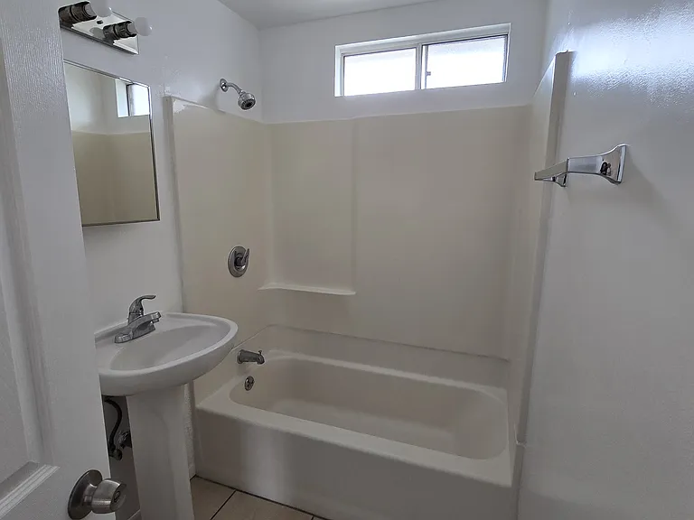 734 Embarcadero Del Mar #X — Photo 1