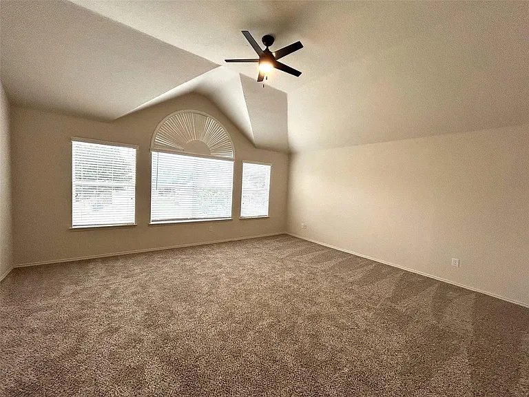 5809 Deer Run Dr — Photo 13