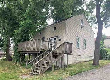 2nd image of 407 Ravine St