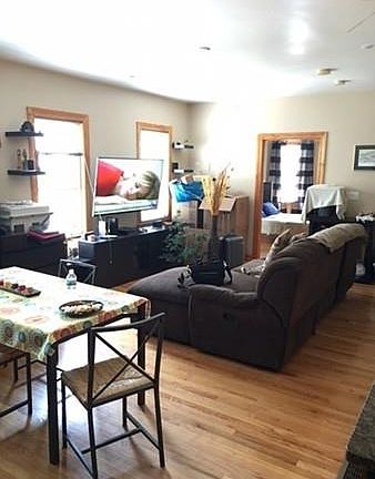 3rd image of 99 Pearl Ave #1