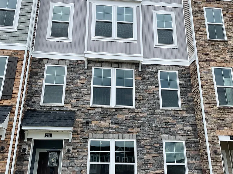 713 McCormick Farm Dr #B — Photo 3