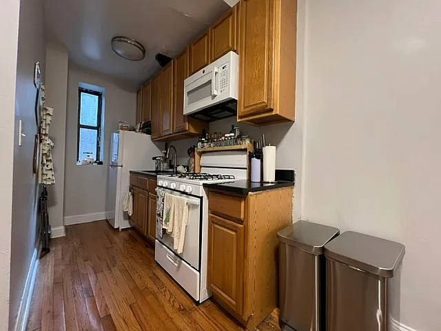 550 Ocean Ave #1A — Photo 2
