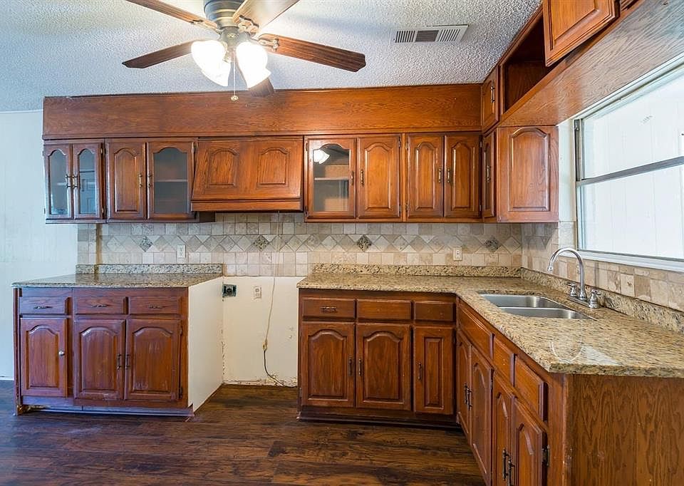 1st image of 133 E Cober St