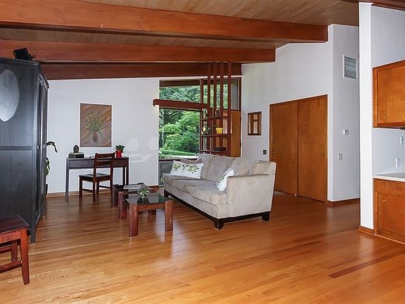 4th image of 1S215 Pine Ln