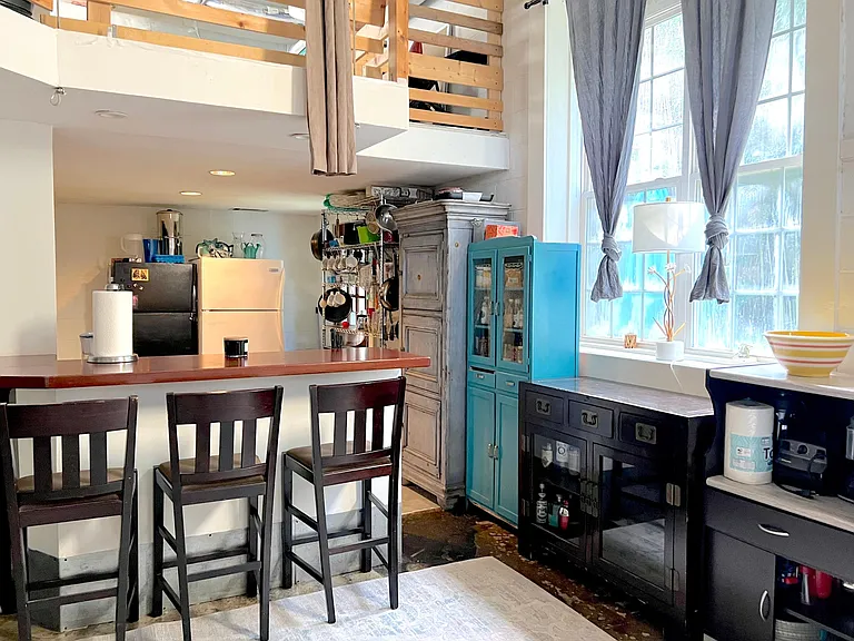 205 Holtzclaw St SE #J — Photo 9