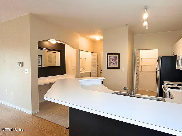 610 Fairway Dr #207 — Photo 23