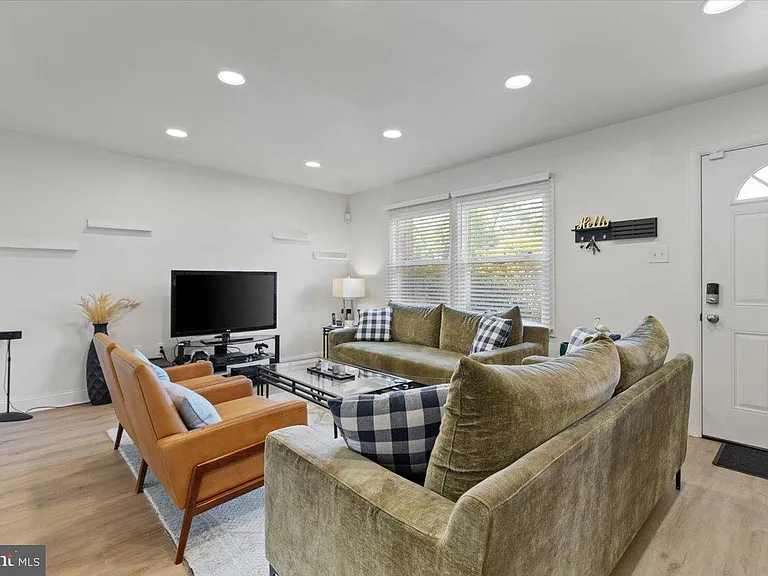 12909 Marquette Ln — Photo 3