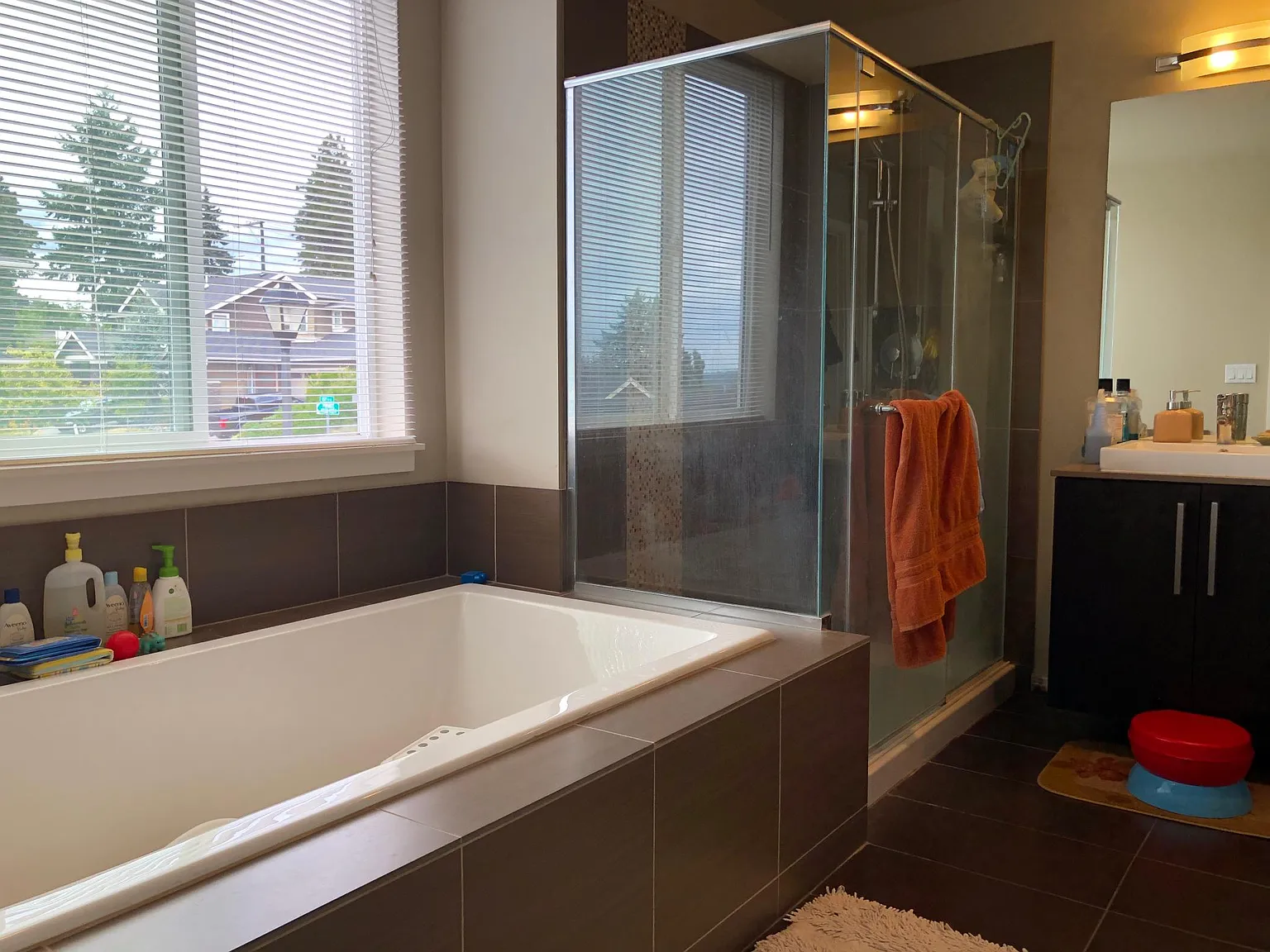 4 bed, 2.5 bath, 2663 sqft, $4,500 — Photo 4
